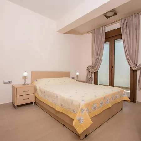 Mond Sea View Kinira