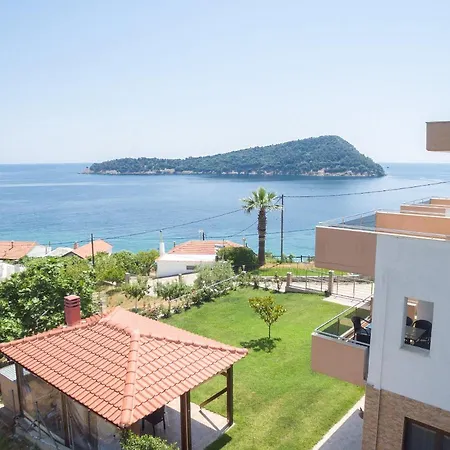 Mond Sea View Apartament Koinira