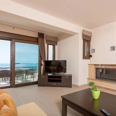 Mond Sea View Apartament Koinira