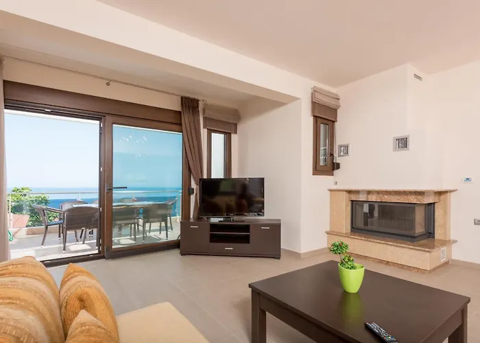 Mond Sea View Apartament Koinira